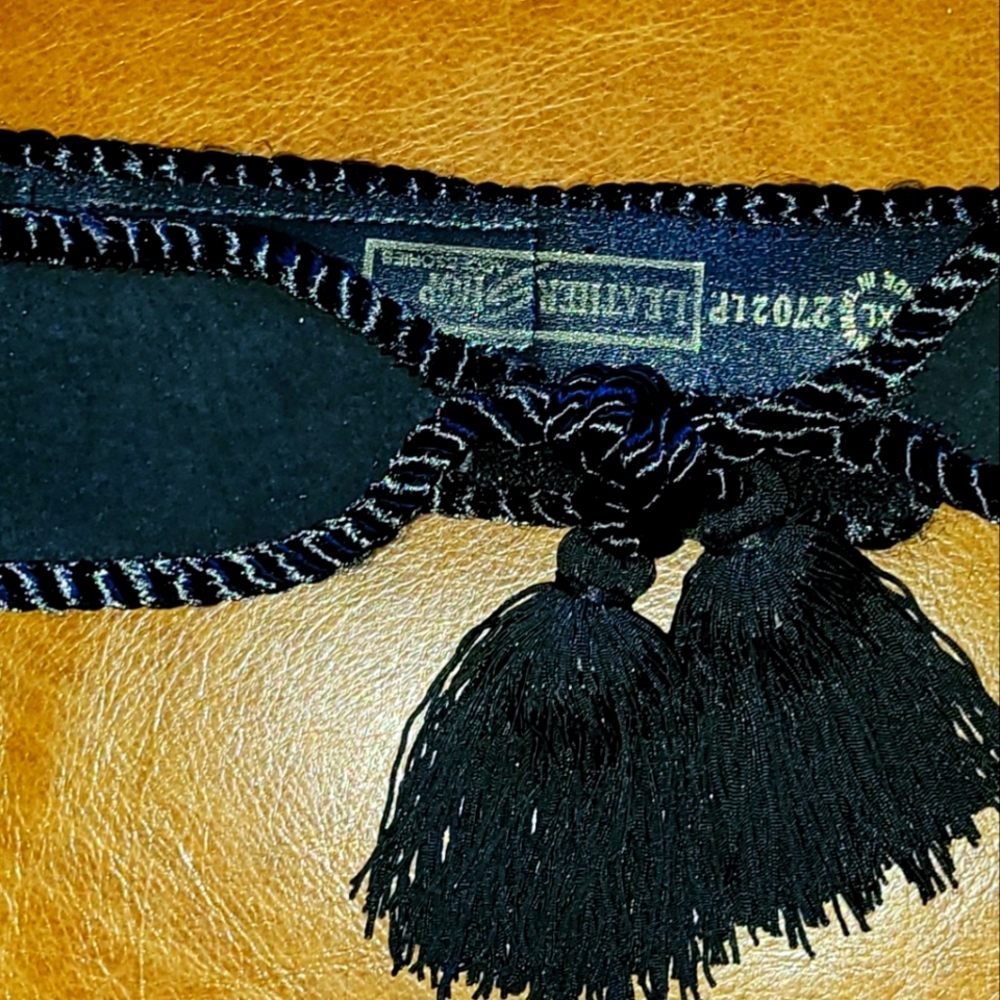 VINTAGE **THE LEATHER SHOP** WOMENS BLACK SUEDE LEATHER TASSELED BELT XL